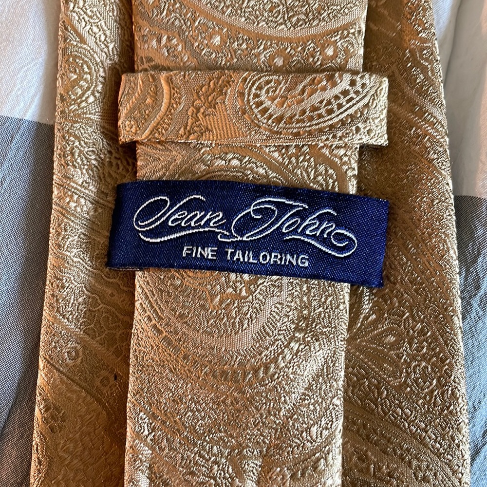 Sean John Gold Paisley Tie